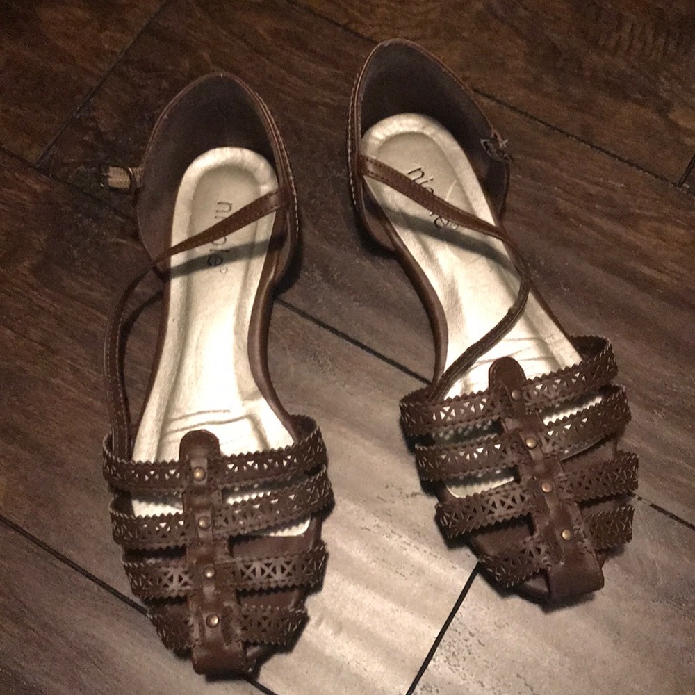 Nicole Brown leather flat